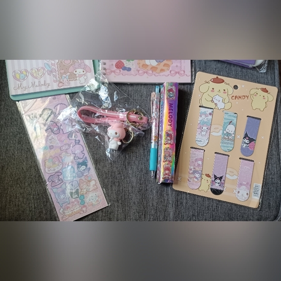 My Melody Gift Set -Sanrio- Notebooks, Bookmarks, Plush, Keychain, Stickers - Picture 3 of 4